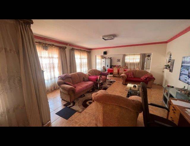 4 BEDROOM HOUSE FOR SALE IN NORTHDENE